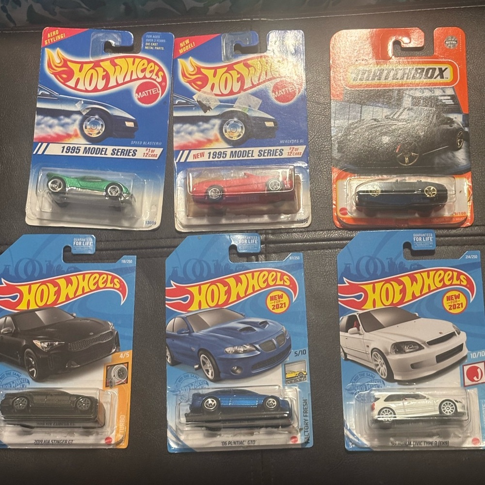 6 Open used Die-cast toy cars